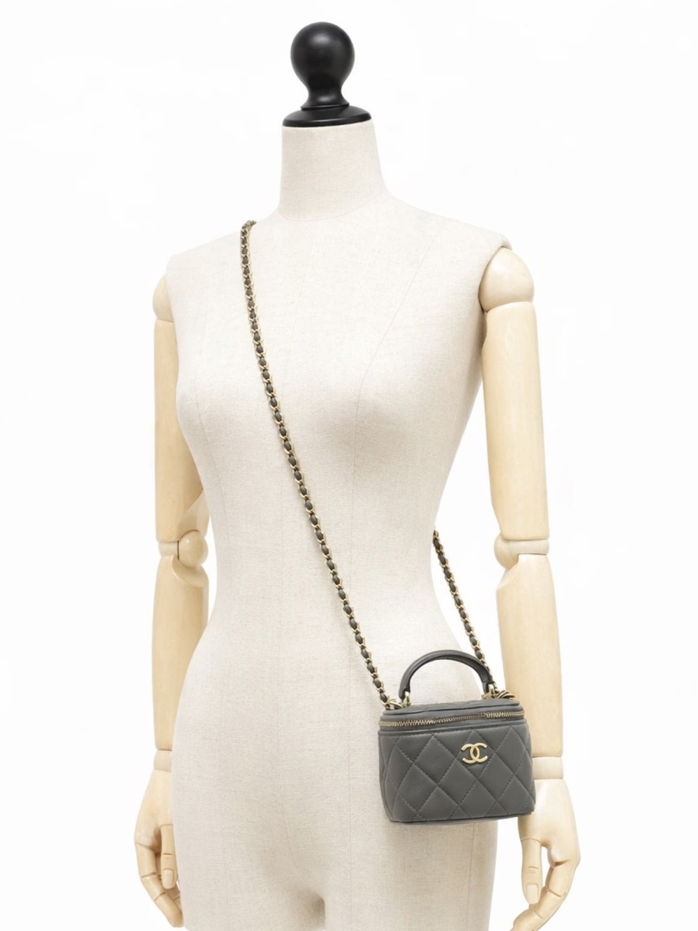 Chanel Mini Vanity Bag - Picture 13 of 14